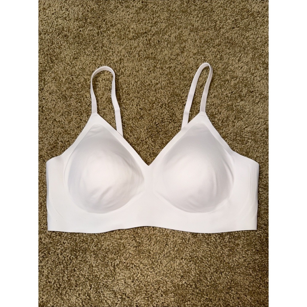 Seamless White Wireless Everyday Bra